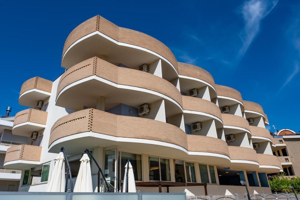 Di Matteo Hotel 로세토데글리아브루찌 외부 사진
