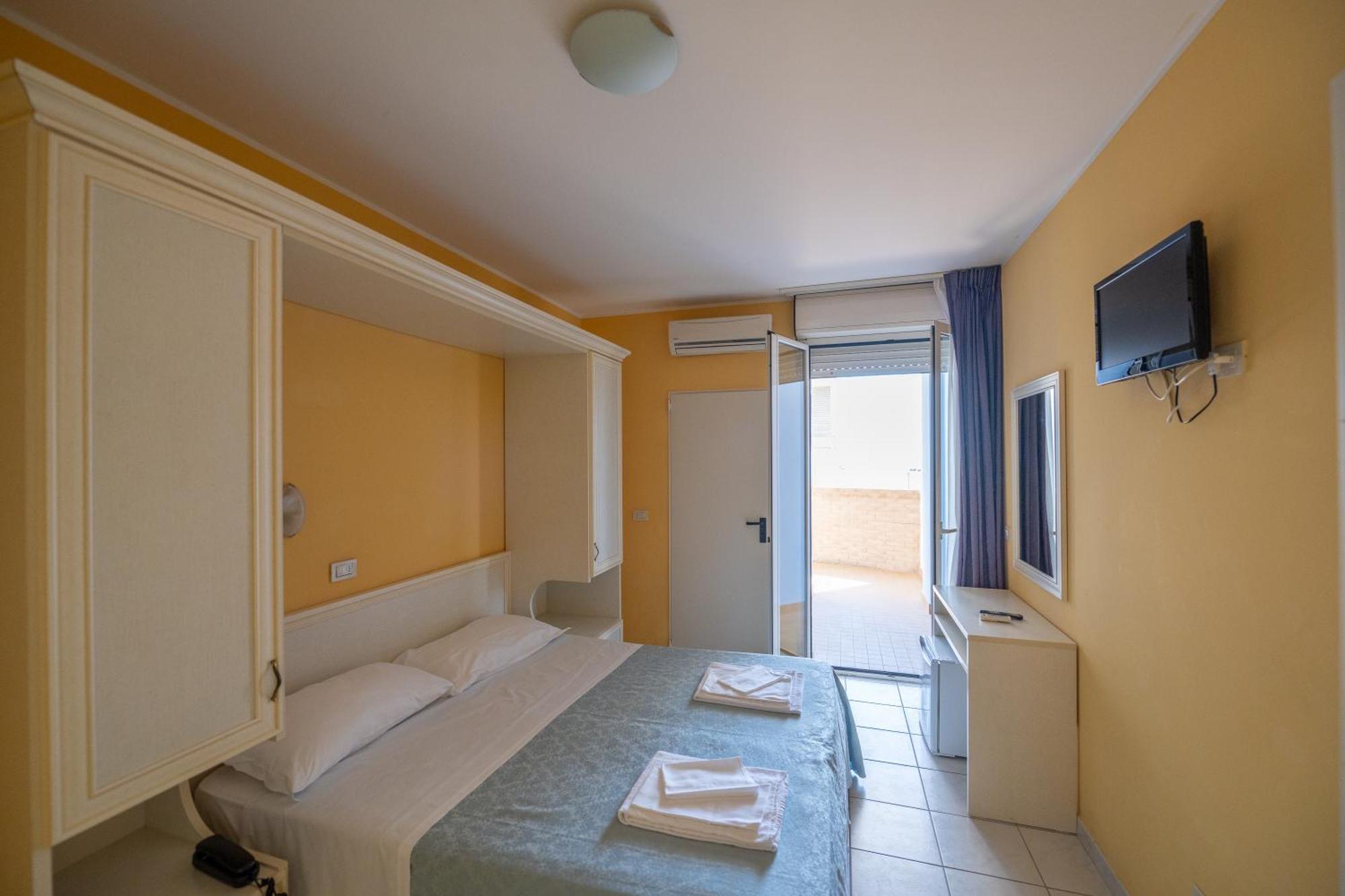 Di Matteo Hotel 로세토데글리아브루찌 외부 사진