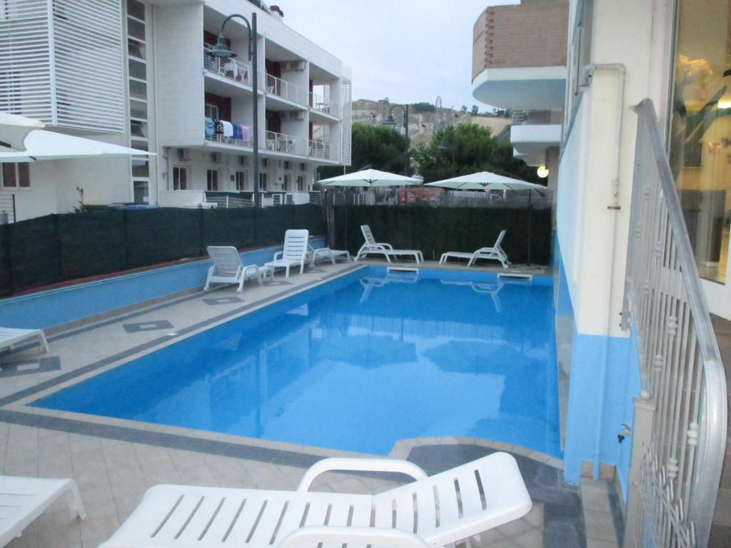Di Matteo Hotel 로세토데글리아브루찌 외부 사진